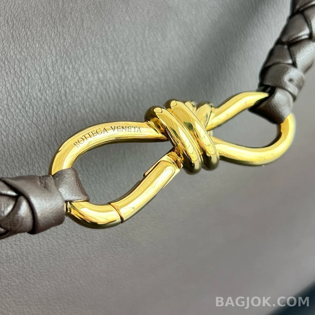 보테가베네타 Bottega Veneta 스무스 레더 안디아모 미디움 상세 이미지