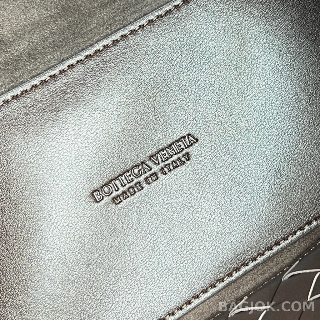 보테가베네타 Bottega Veneta 스무스 레더 안디아모 미디움 상세 이미지