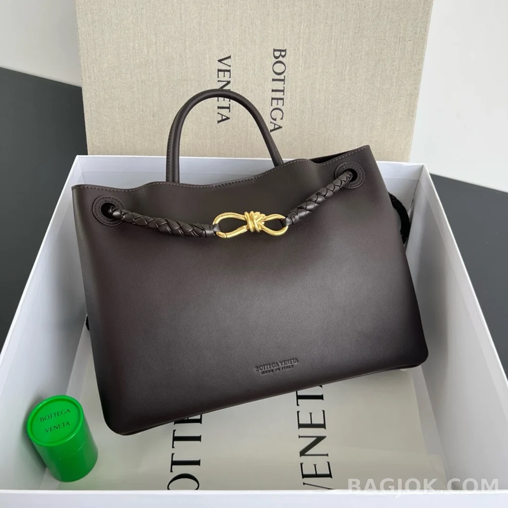 보테가베네타 Bottega Veneta 스무스 레더 안디아모 미디움 상세 이미지