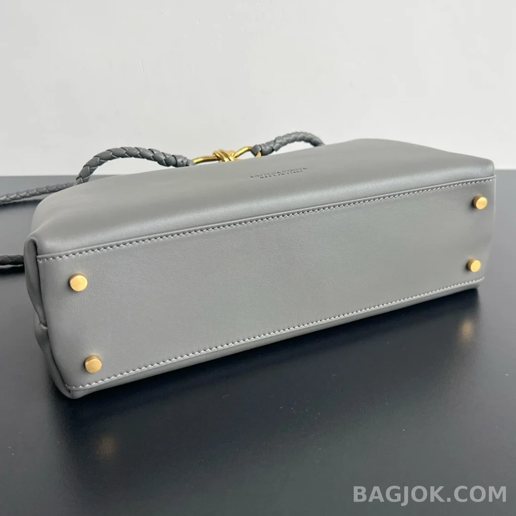 보테가베네타 Bottega Veneta 스무스 레더 안디아모 미디움 상세 이미지