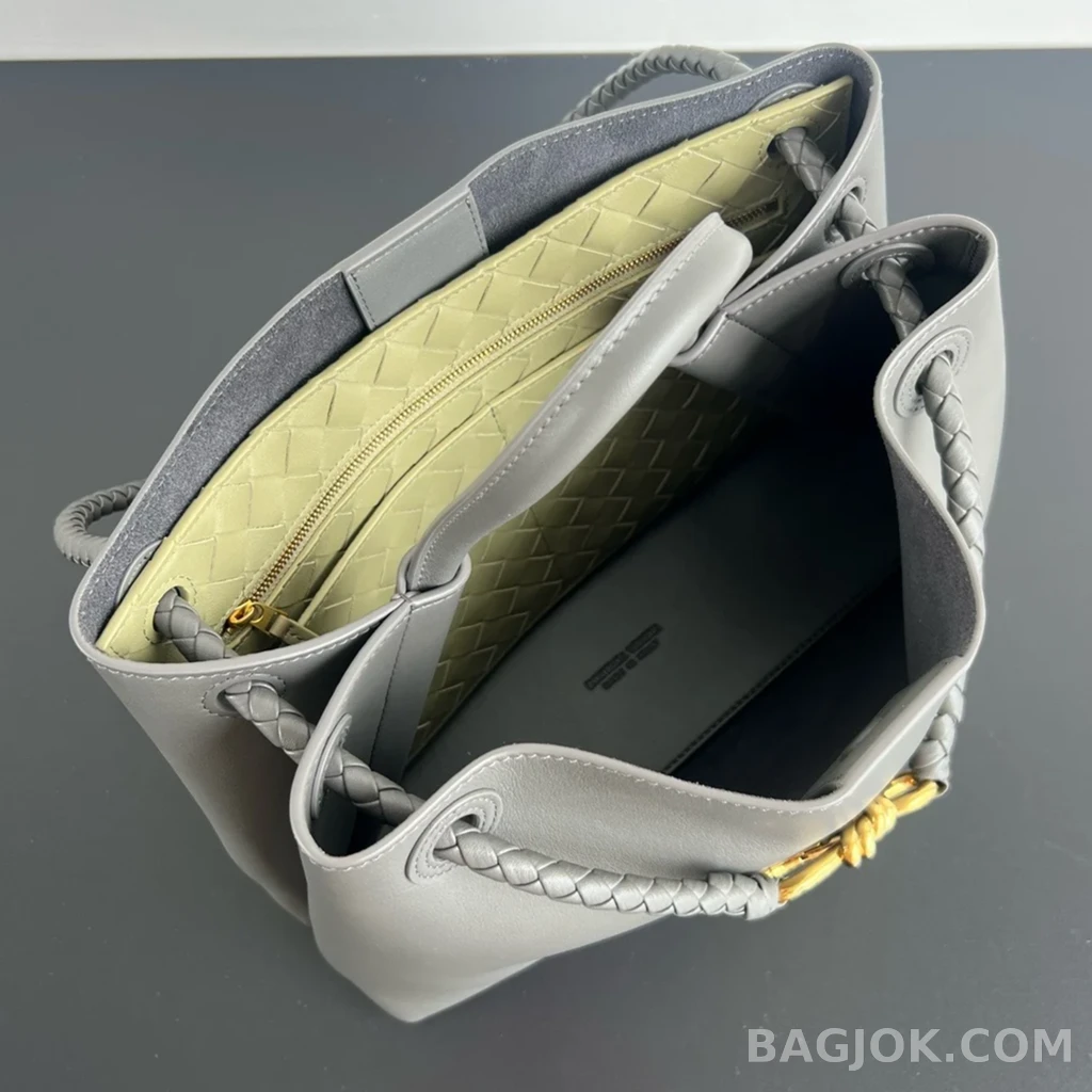 보테가베네타 Bottega Veneta 스무스 레더 안디아모 미디움 상세 이미지