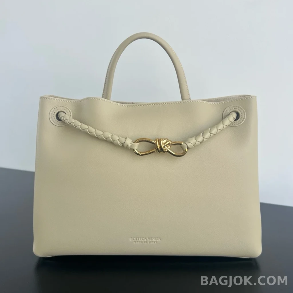 보테가베네타 Bottega Veneta 스무스 레더 안디아모 미디움 상세 이미지