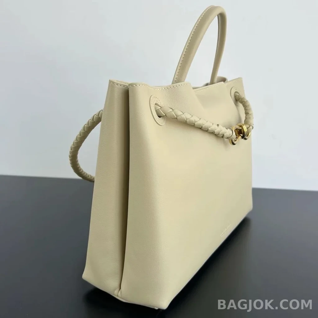 보테가베네타 Bottega Veneta 스무스 레더 안디아모 미디움 상세 이미지