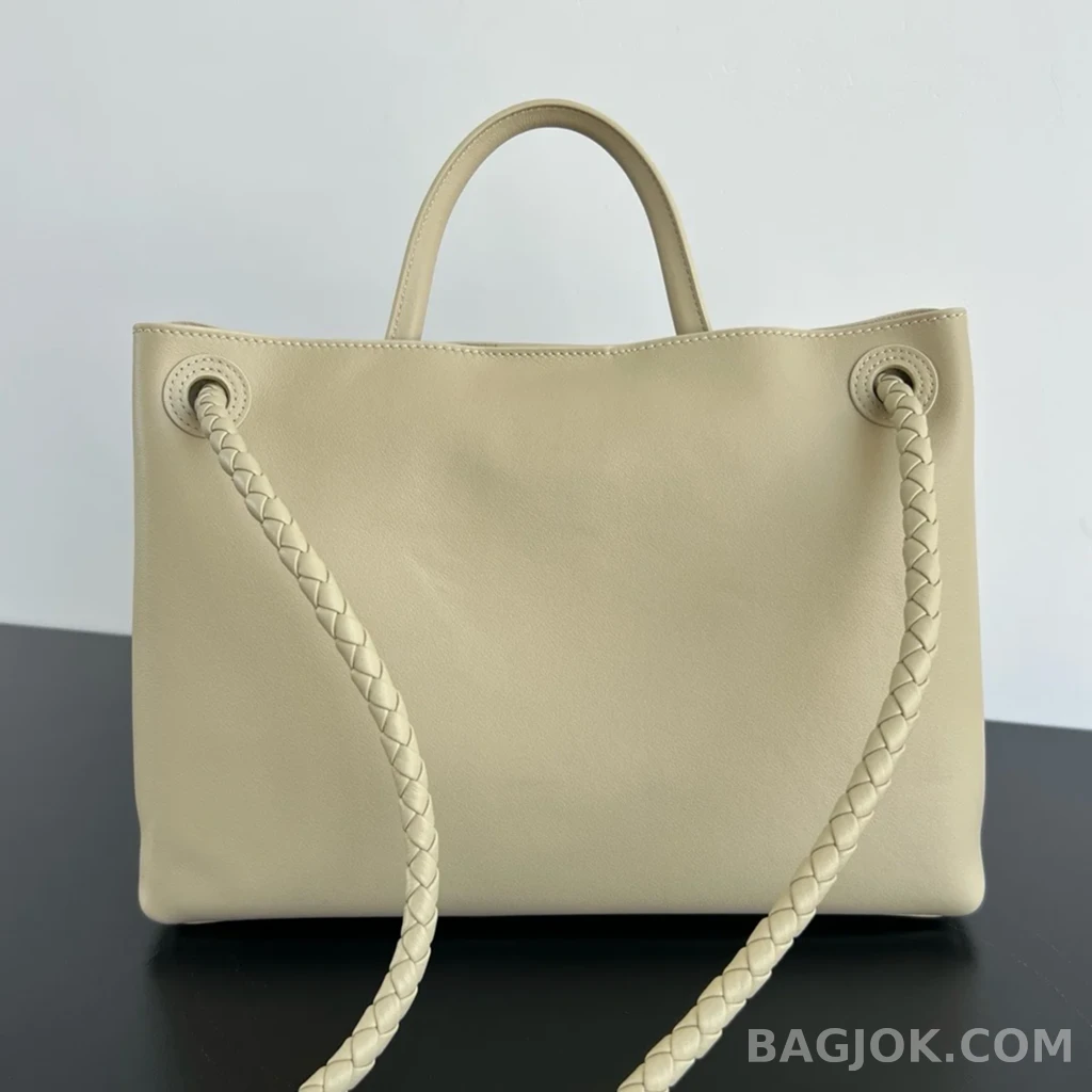 보테가베네타 Bottega Veneta 스무스 레더 안디아모 미디움 상세 이미지