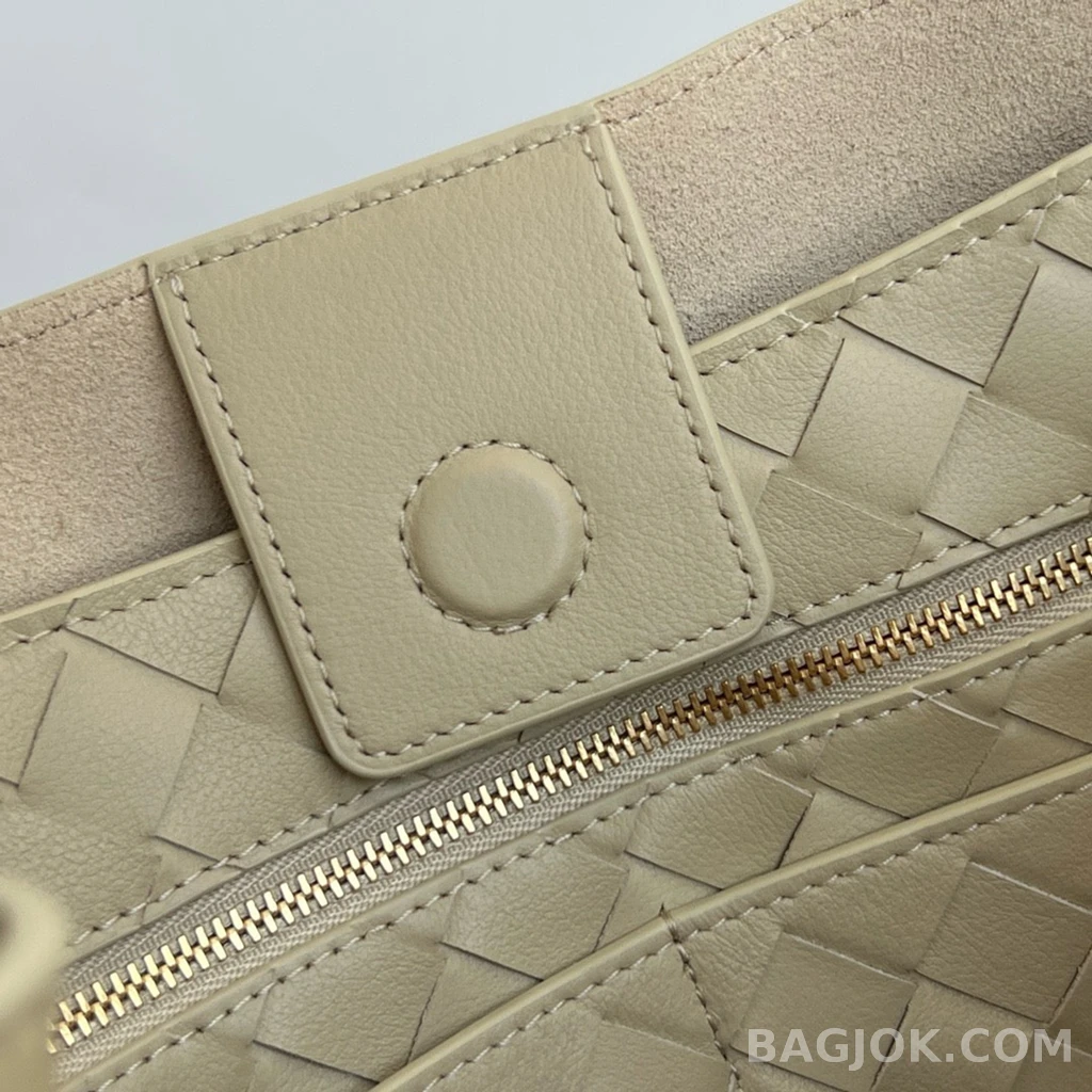 보테가베네타 Bottega Veneta 스무스 레더 안디아모 미디움 상세 이미지