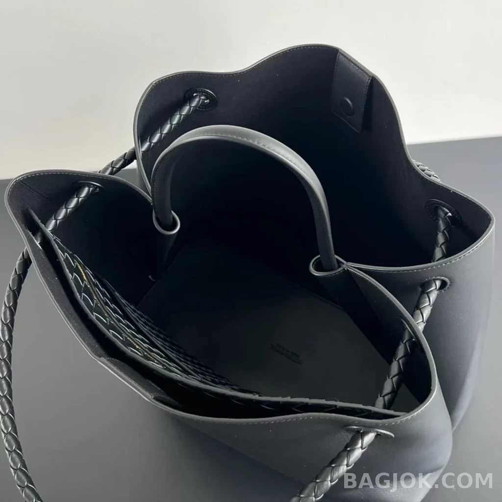 보테가베네타 Bottega Veneta 스무스 레더 안디아모 라지 상세 이미지
