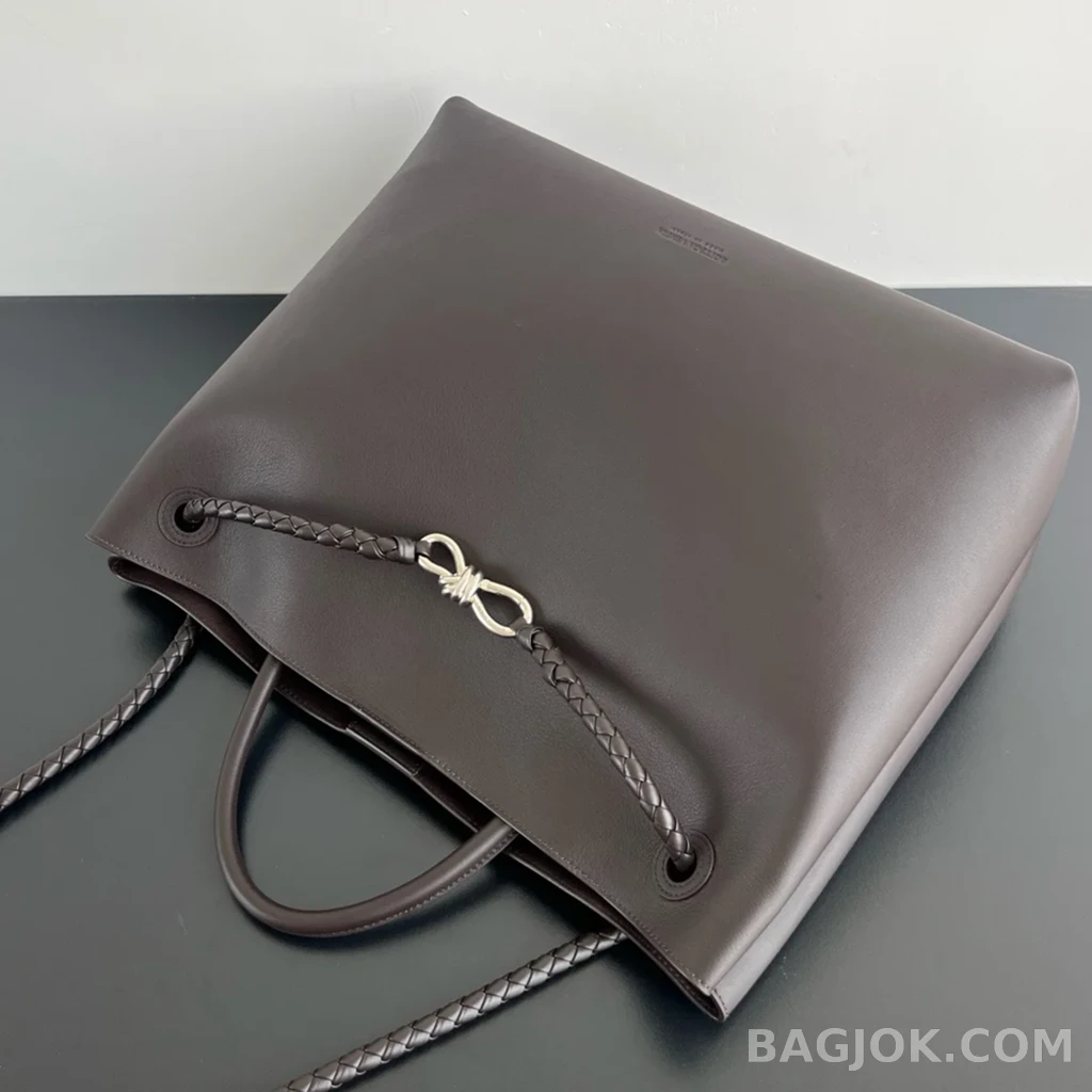 보테가베네타 Bottega Veneta 스무스 레더 안디아모 라지 상세 이미지