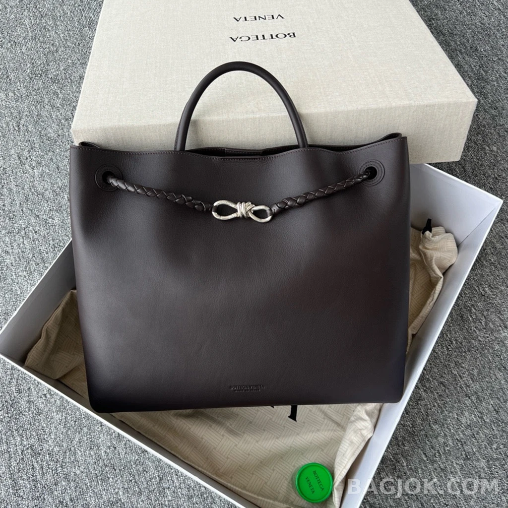 보테가베네타 Bottega Veneta 스무스 레더 안디아모 라지 상세 이미지
