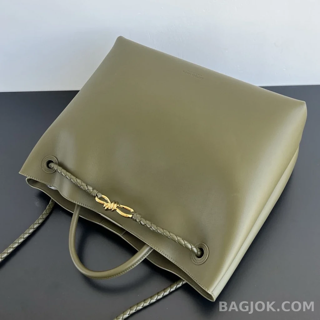 보테가베네타 Bottega Veneta 스무스 레더 안디아모 라지 상세 이미지