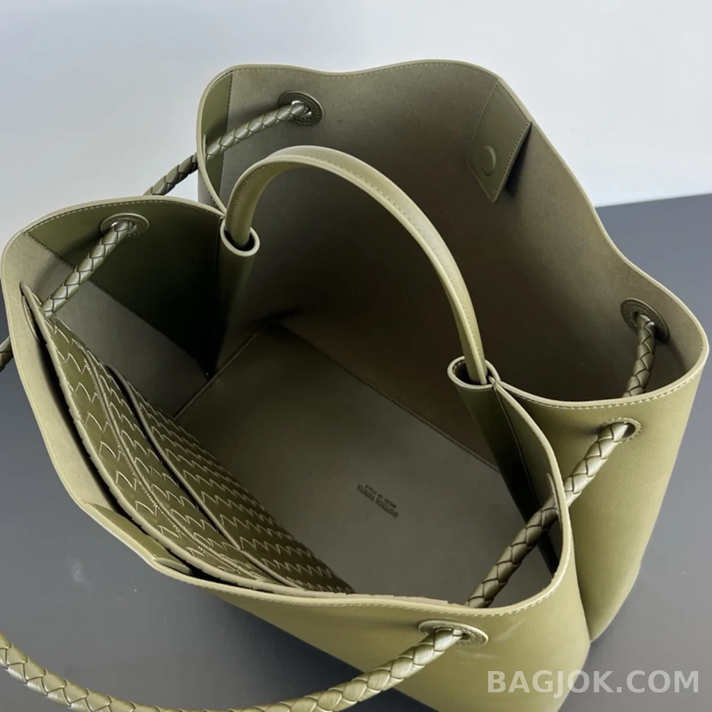 보테가베네타 Bottega Veneta 스무스 레더 안디아모 라지 상세 이미지