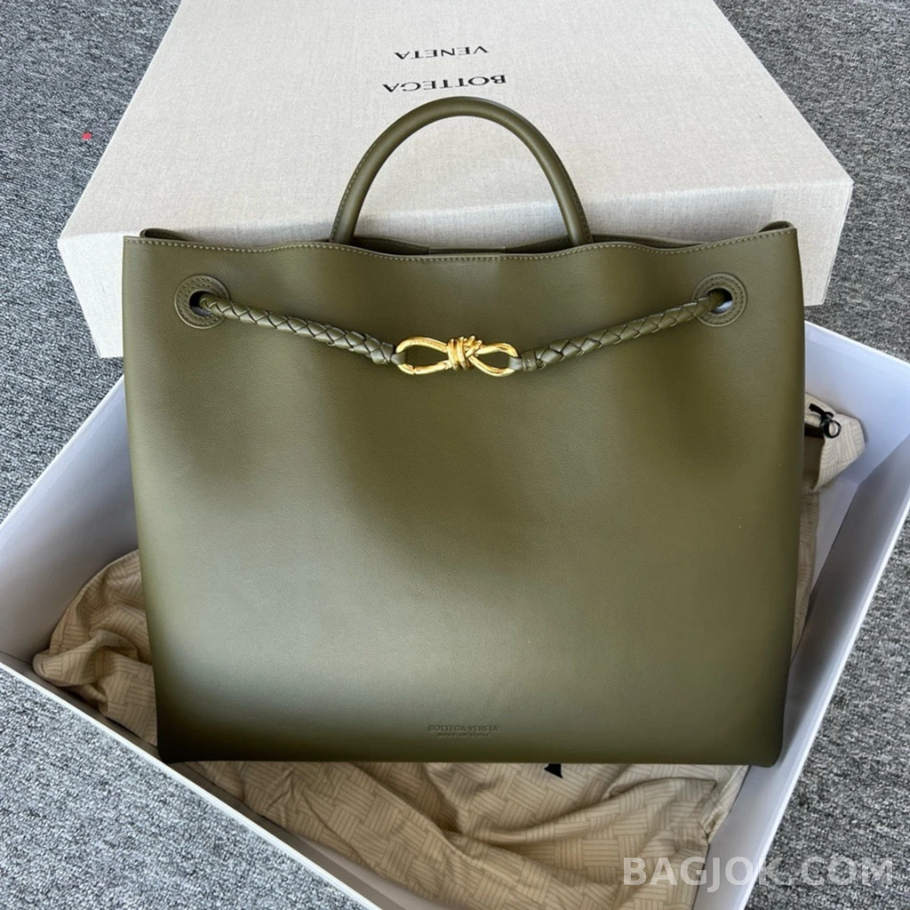 보테가베네타 Bottega Veneta 스무스 레더 안디아모 라지 상세 이미지