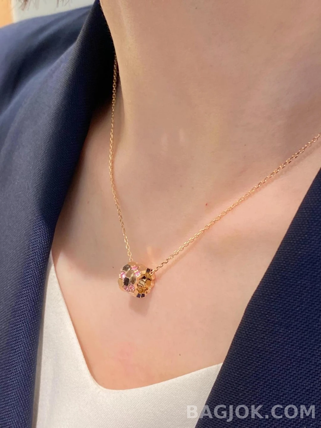 쇼메 Chaumet Bee My Love 벌집 목걸이 상세 이미지
