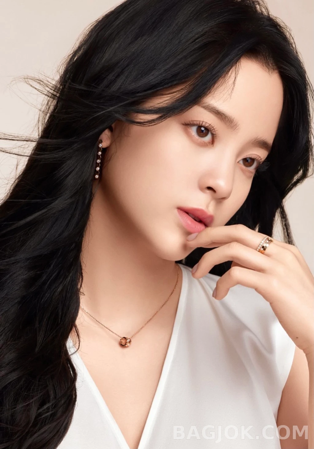 쇼메 Chaumet Bee My Love 벌집 목걸이 상세 이미지