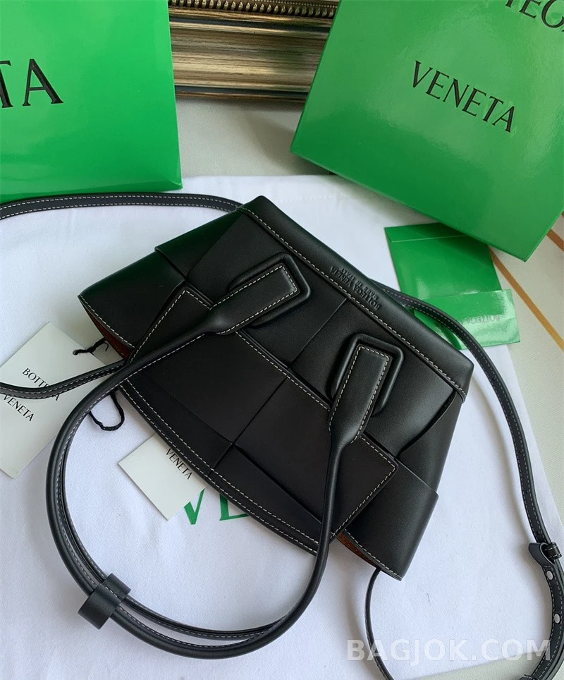 보테가베네타 Bottega Veneta 아르코백 29 상세 이미지