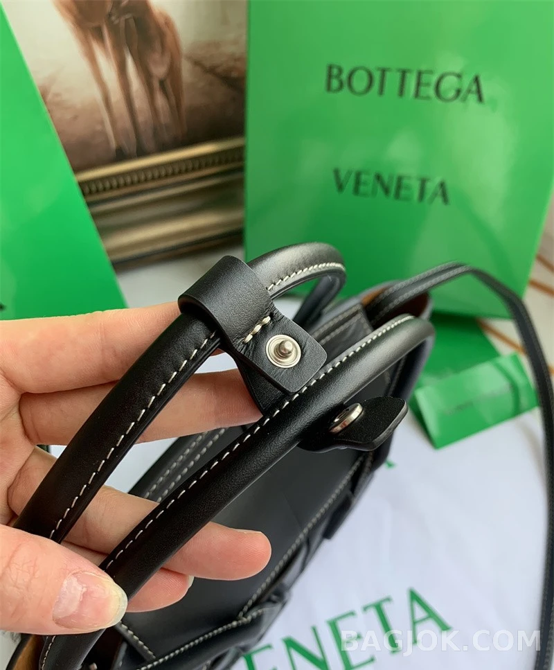 보테가베네타 Bottega Veneta 아르코백 29 상세 이미지