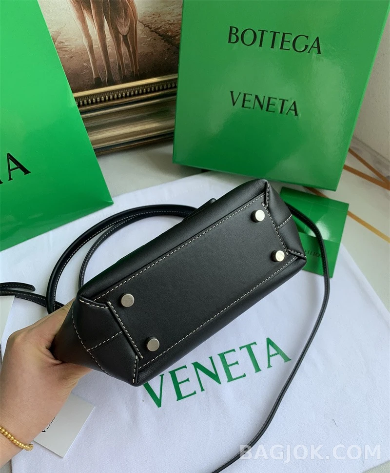 보테가베네타 Bottega Veneta 아르코백 29 상세 이미지