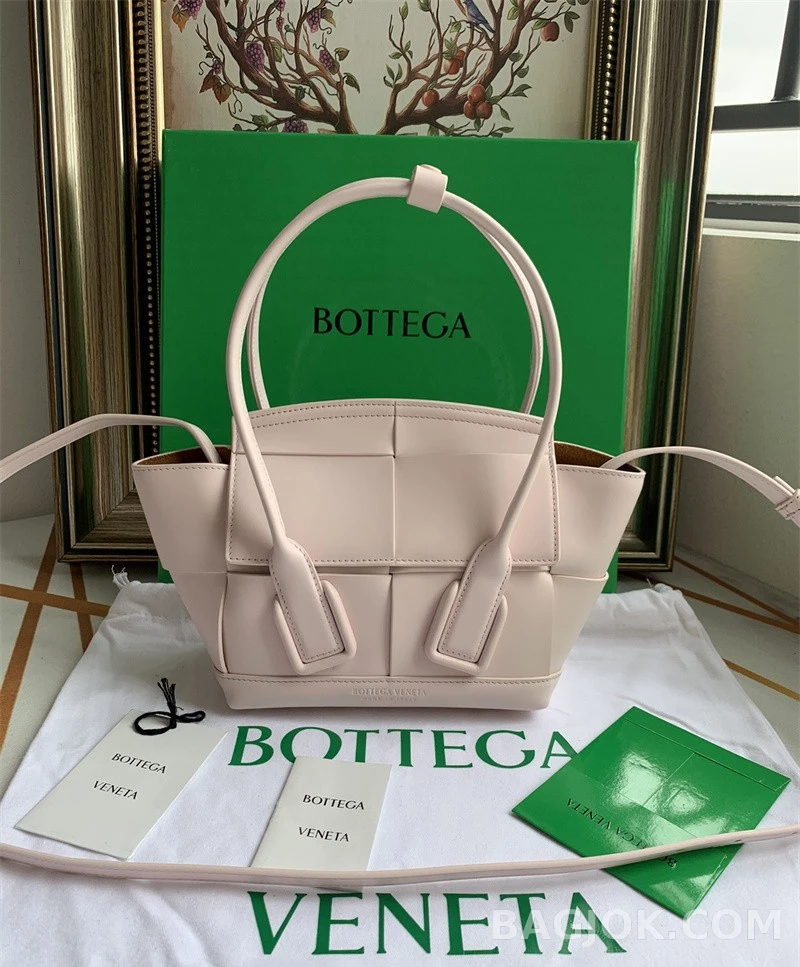 보테가베네타 Bottega Veneta 아르코백 29 상세 이미지