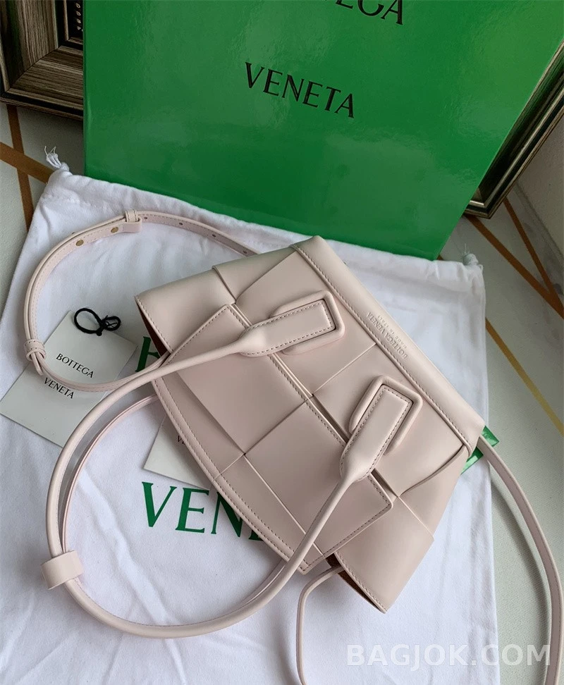 보테가베네타 Bottega Veneta 아르코백 29 상세 이미지
