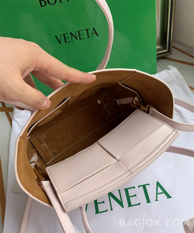 보테가베네타 Bottega Veneta 아르코백 29 상세 이미지