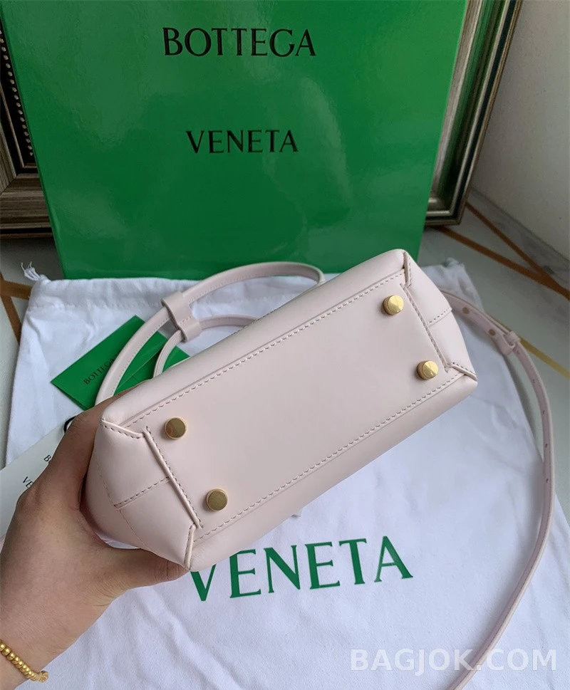 보테가베네타 Bottega Veneta 아르코백 29 상세 이미지