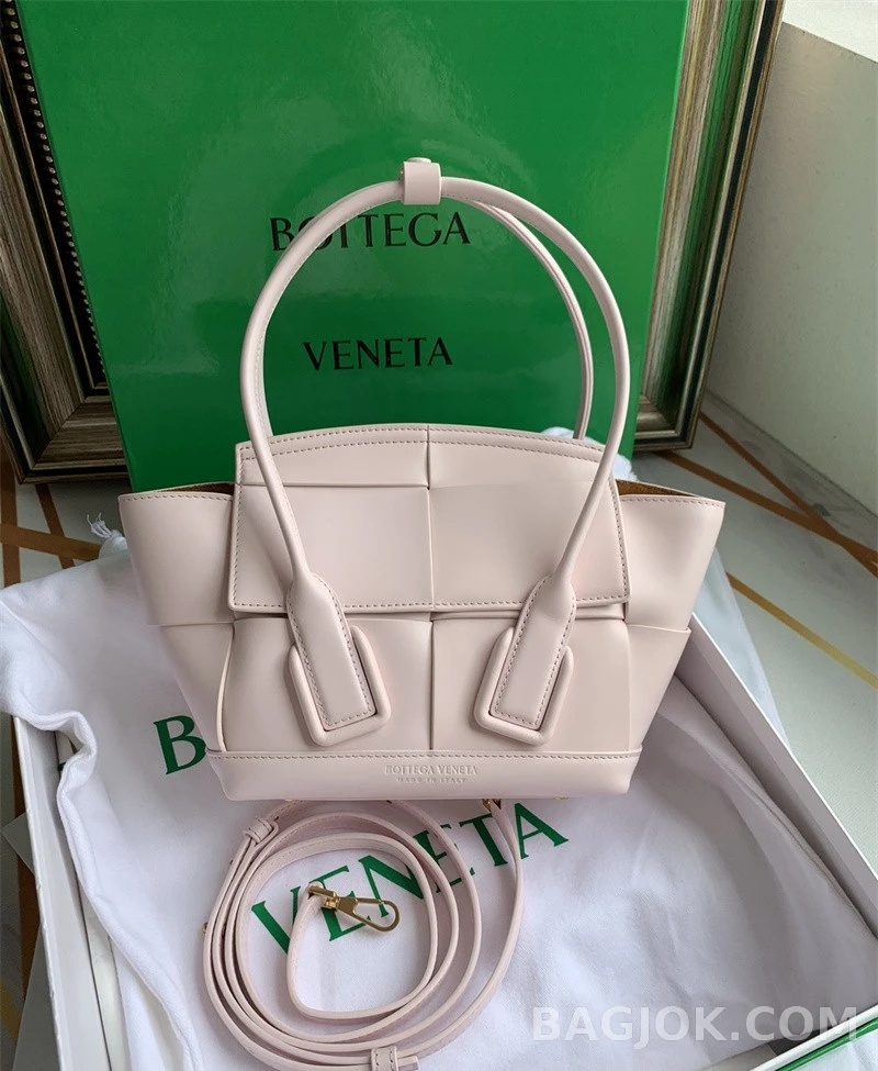 보테가베네타 Bottega Veneta 아르코백 29 상세 이미지