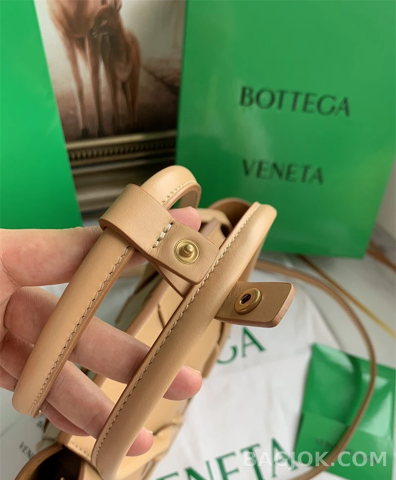 보테가베네타 Bottega Veneta 아르코백 29 상세 이미지
