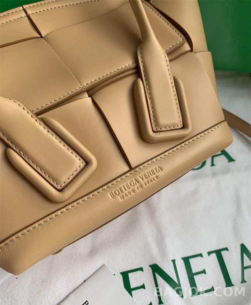 보테가베네타 Bottega Veneta 아르코백 29 상세 이미지