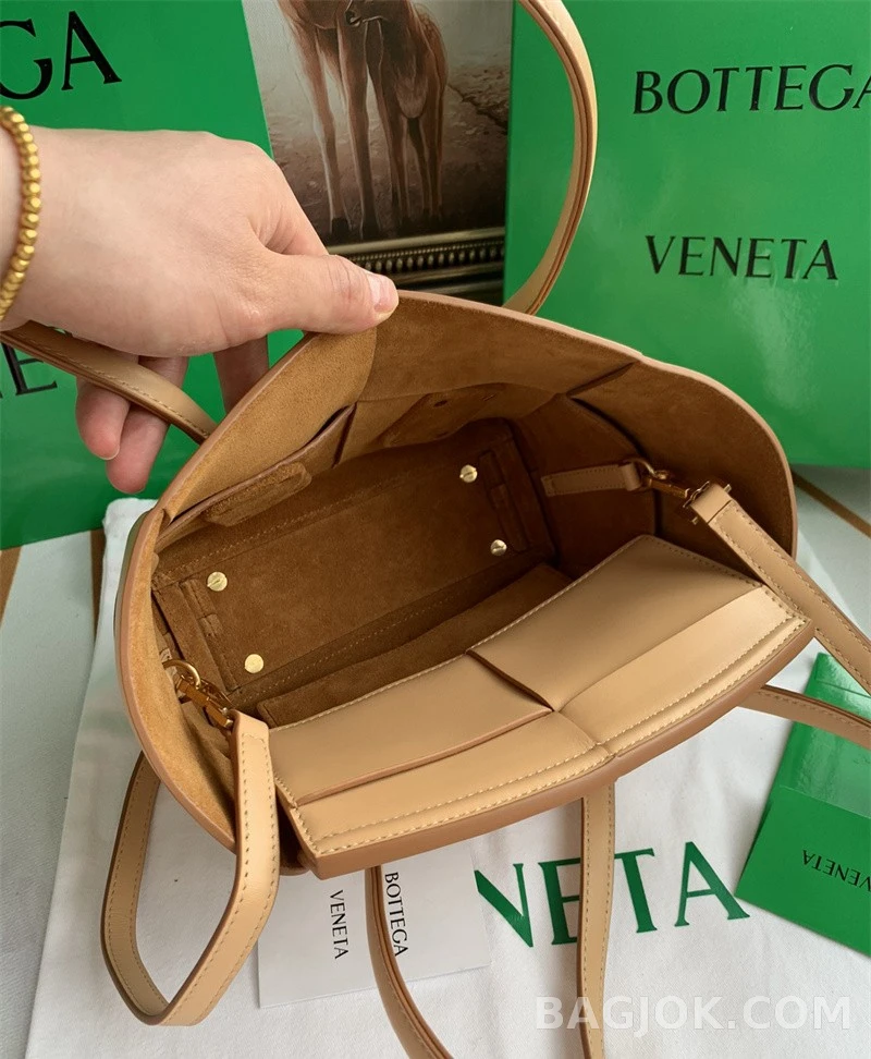 보테가베네타 Bottega Veneta 아르코백 29 상세 이미지