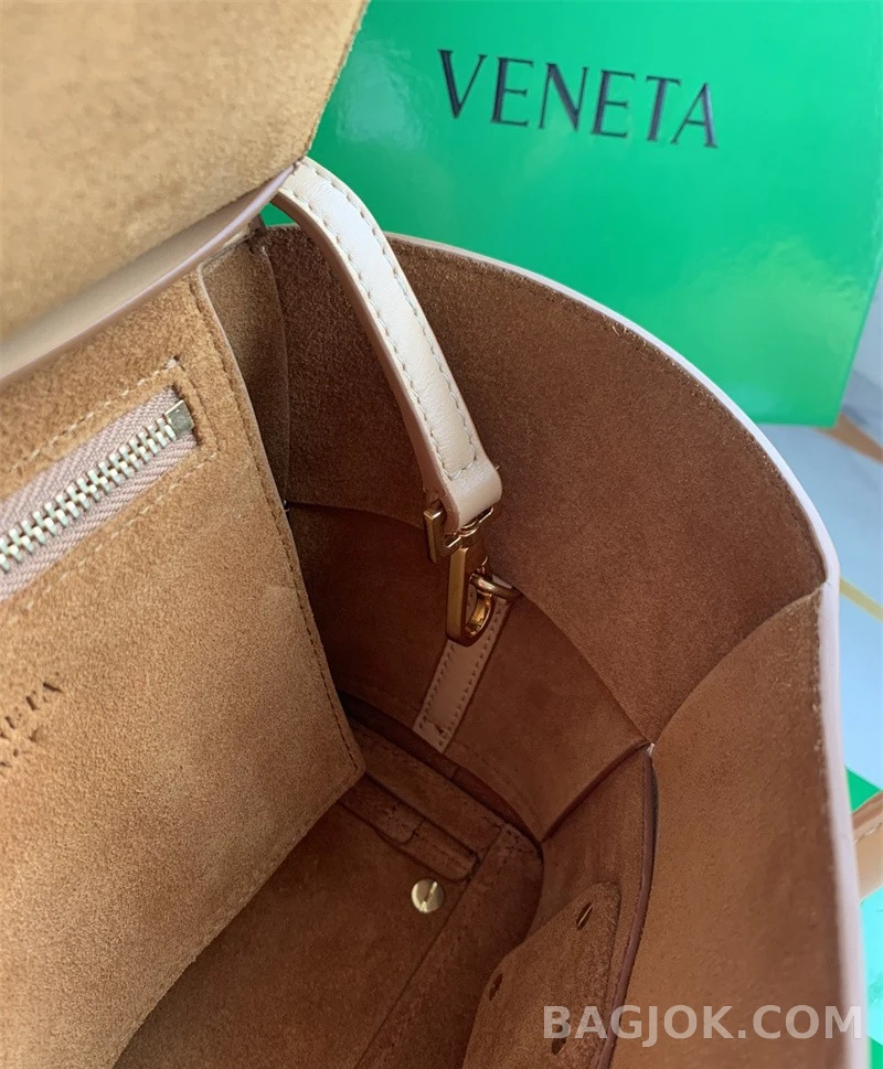 보테가베네타 Bottega Veneta 아르코백 29 상세 이미지