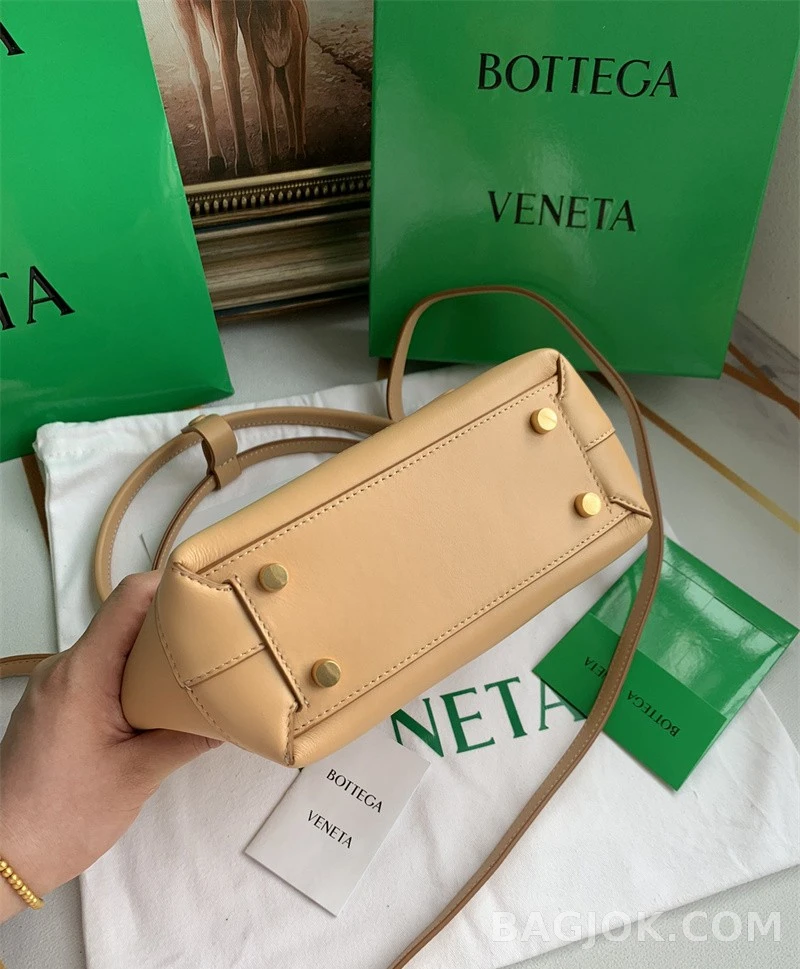보테가베네타 Bottega Veneta 아르코백 29 상세 이미지