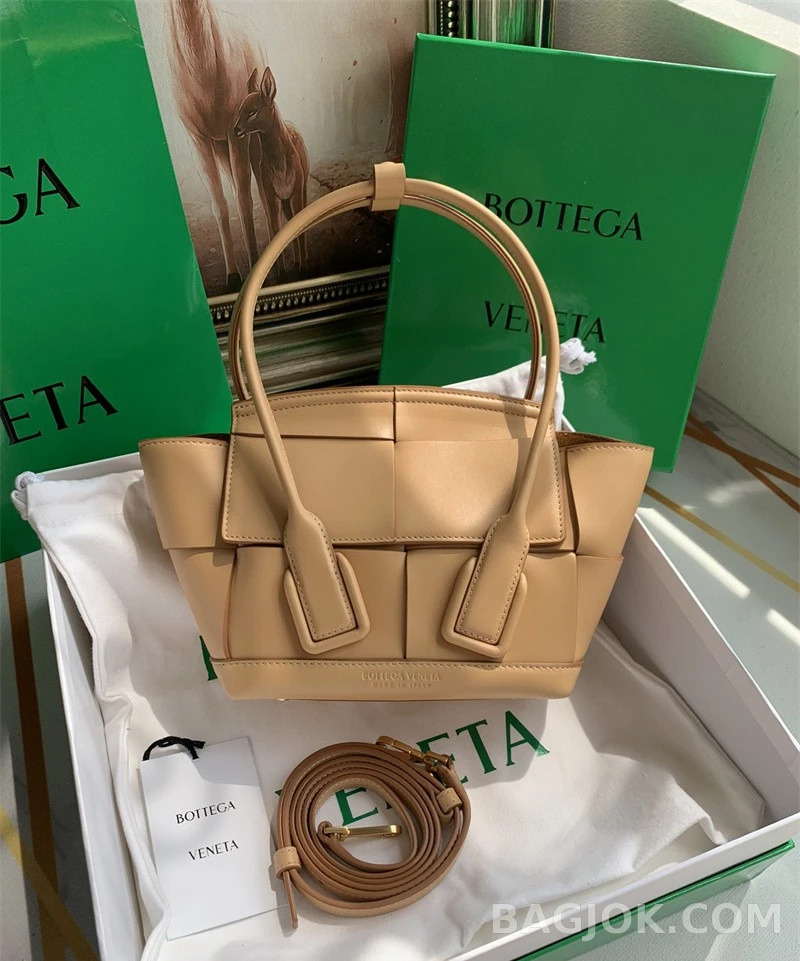 보테가베네타 Bottega Veneta 아르코백 29 상세 이미지
