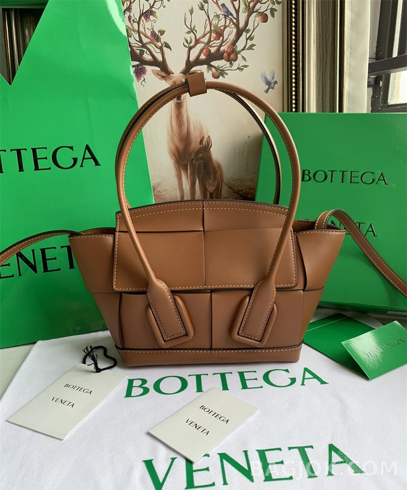 보테가베네타 Bottega Veneta 아르코백 29 상세 이미지