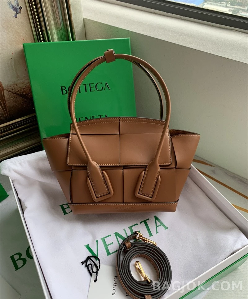 보테가베네타 Bottega Veneta 아르코백 29 상세 이미지