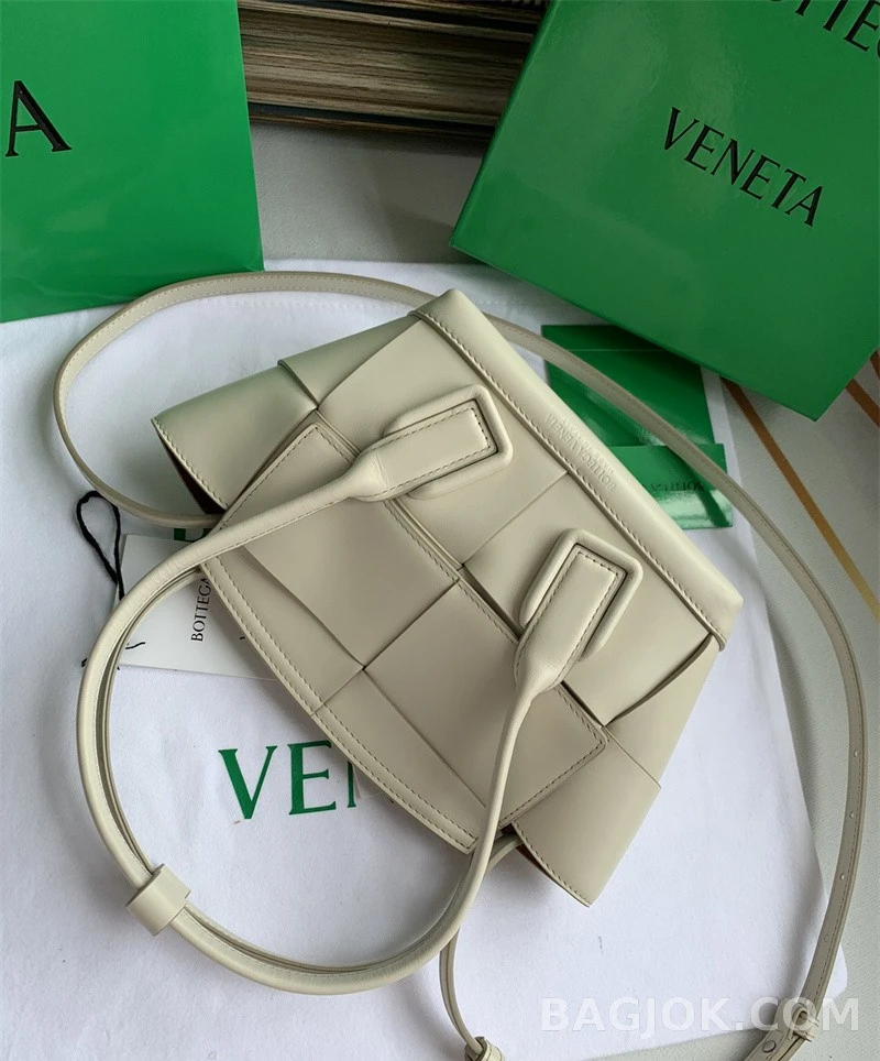 보테가베네타 Bottega Veneta 아르코백 29 상세 이미지