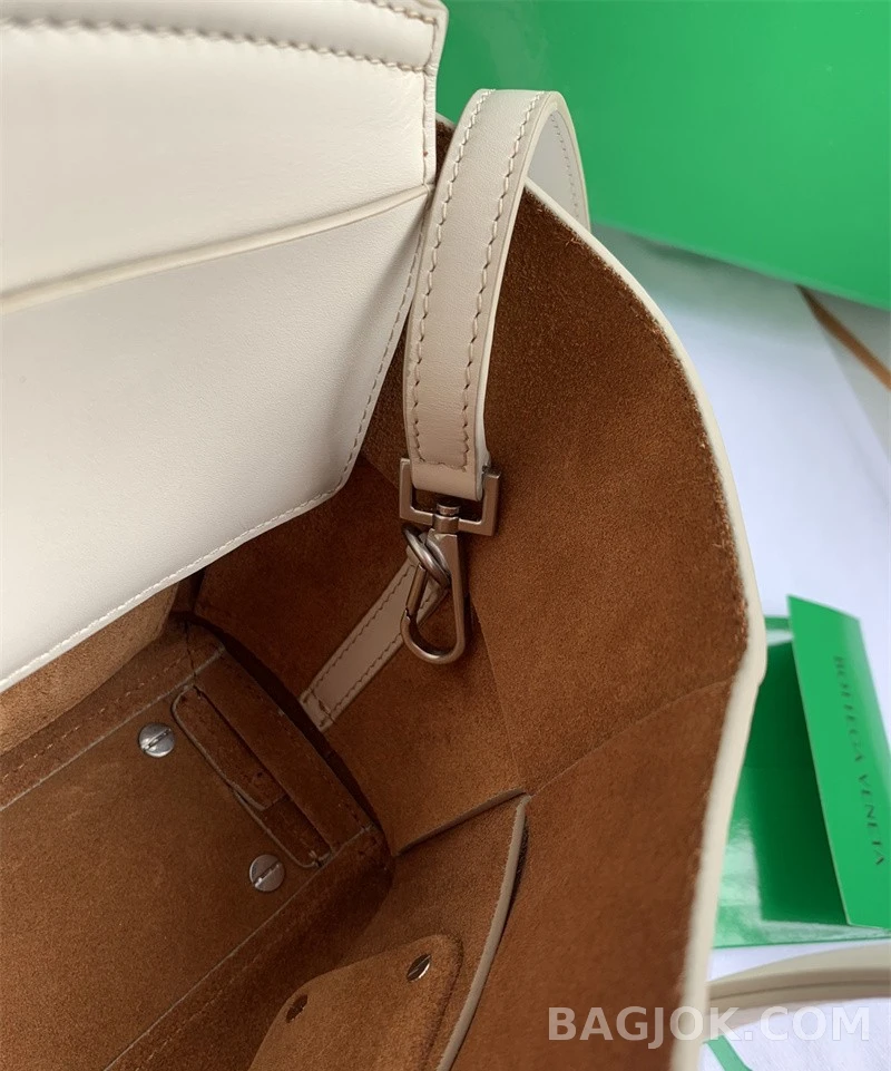 보테가베네타 Bottega Veneta 아르코백 29 상세 이미지