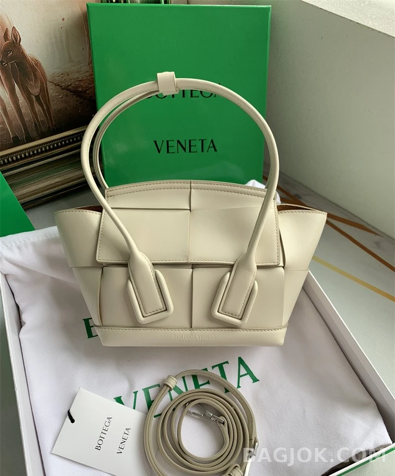 보테가베네타 Bottega Veneta 아르코백 29 상세 이미지