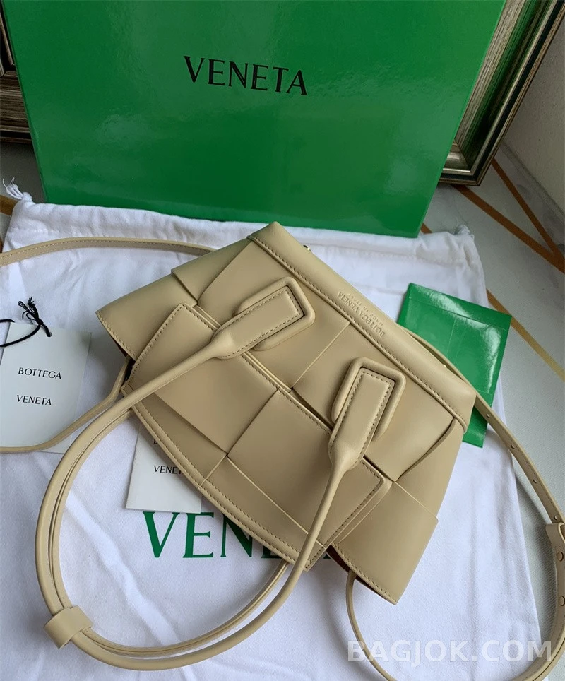 보테가베네타 Bottega Veneta 아르코백 29 상세 이미지