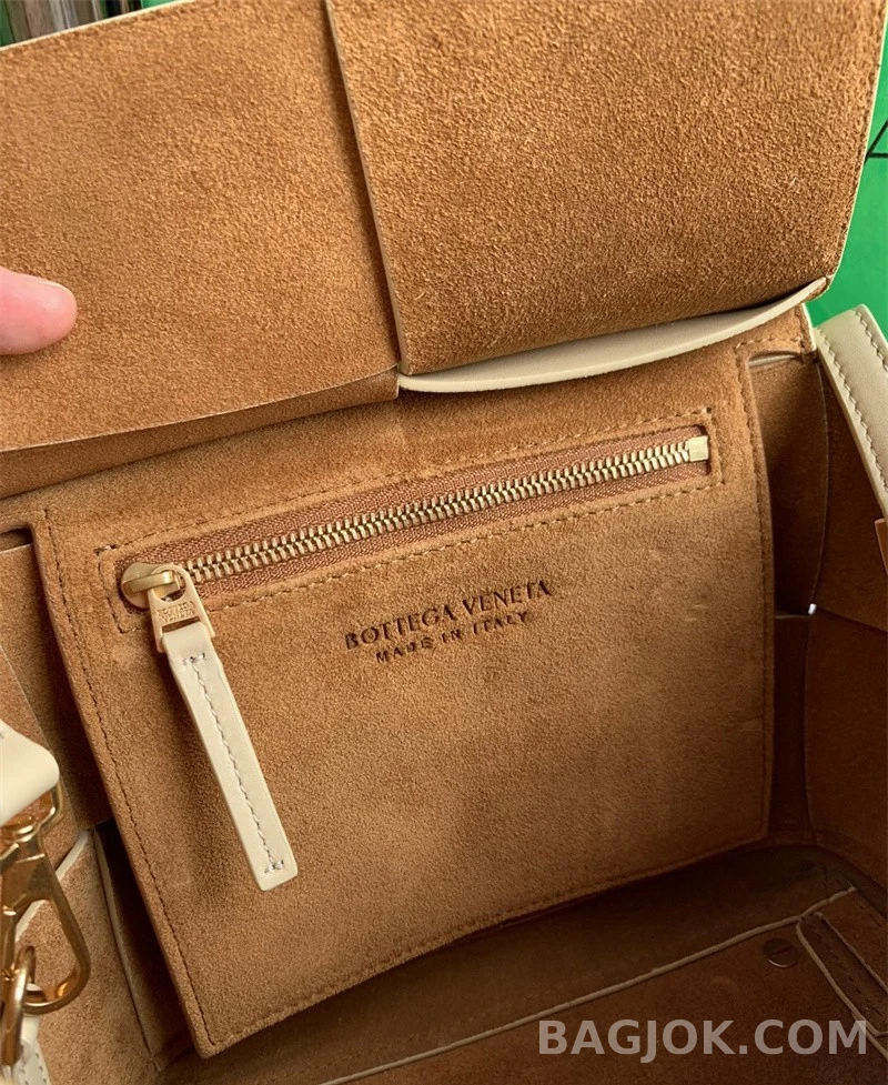 보테가베네타 Bottega Veneta 아르코백 29 상세 이미지