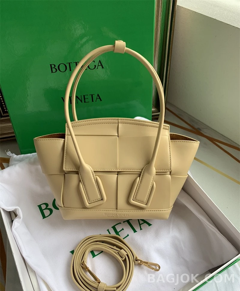 보테가베네타 Bottega Veneta 아르코백 29 상세 이미지