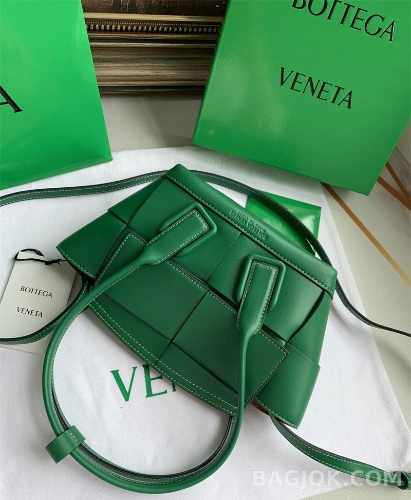보테가베네타 Bottega Veneta 아르코백 29 상세 이미지