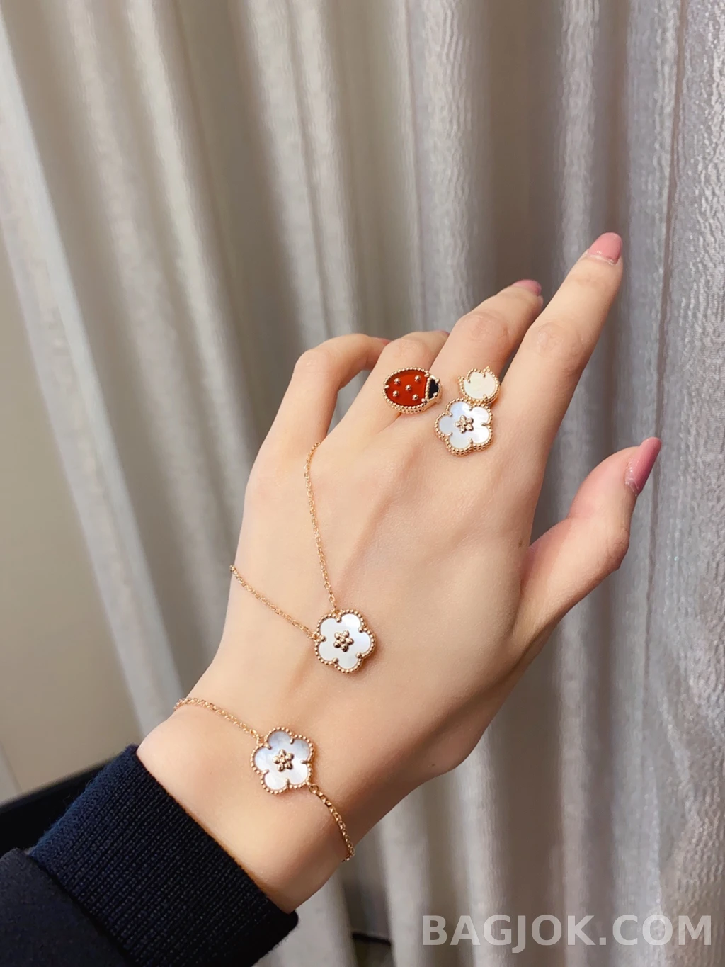 반클리프 아펠 Van Cleef & Arpels Lucky Spring 무당벌레 반지 상세 이미지