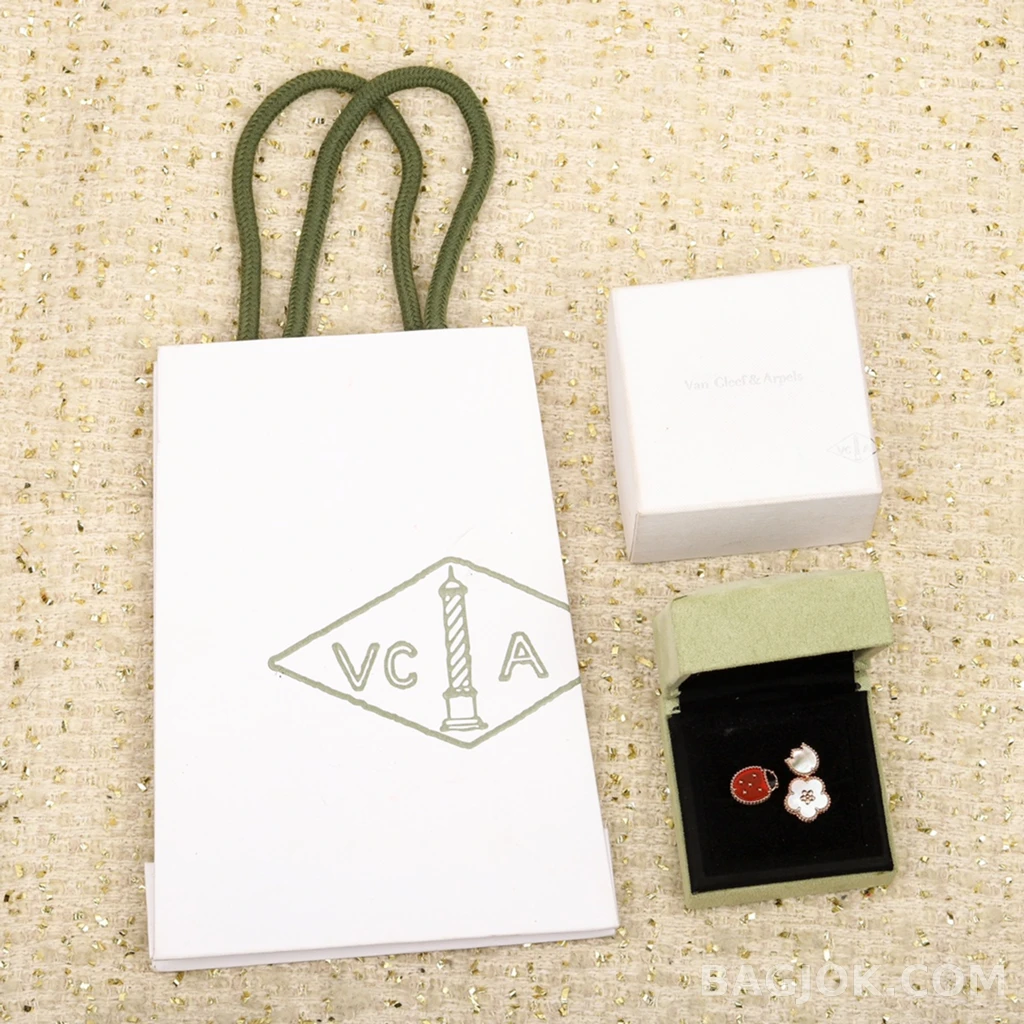 반클리프 아펠 Van Cleef & Arpels Lucky Spring 무당벌레 반지 상세 이미지