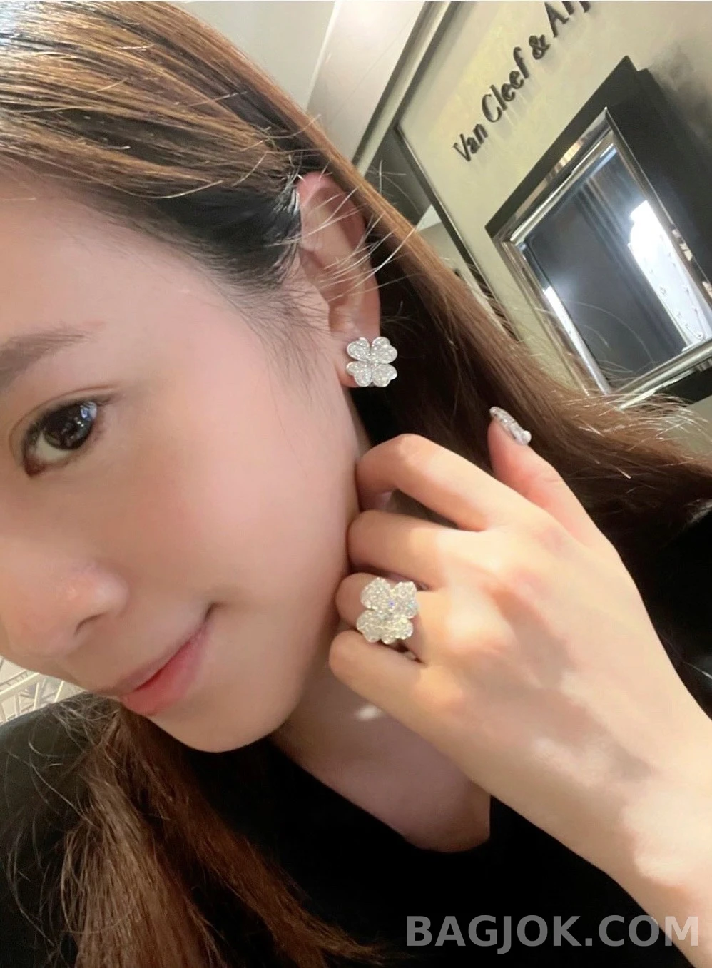 반클리프 아펠 Van Cleef & Arpels Cosmos 귀걸이 상세 이미지