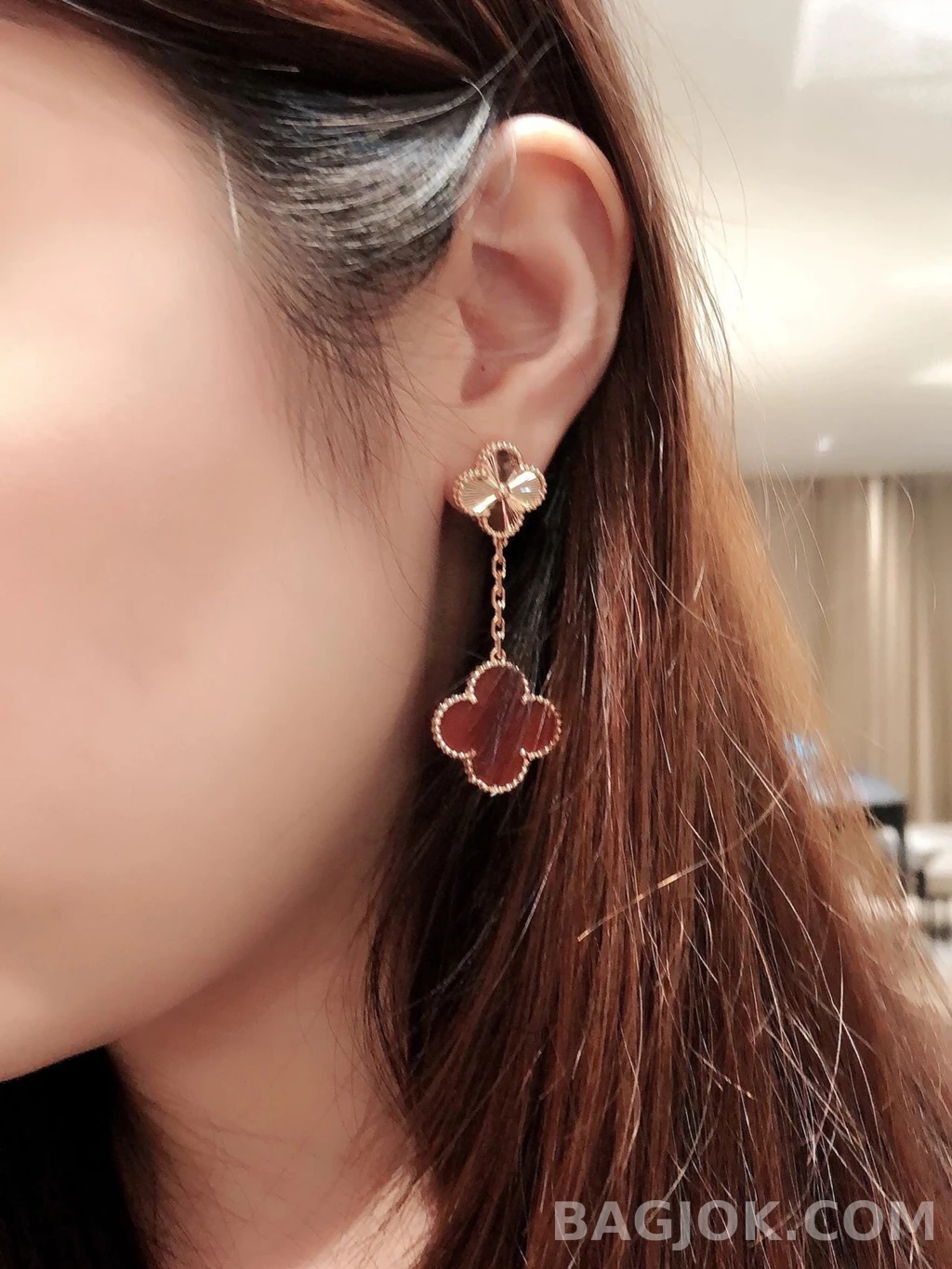반클리프 아펠 Van Cleef & Arpels 레드 카넬리안 귀걸이 상세 이미지