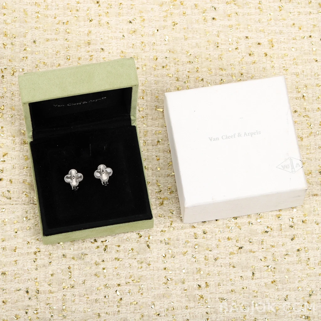 반클리프 아펠 Van Cleef & Arpels Vintage Alhambra 귀걸이 상세 이미지