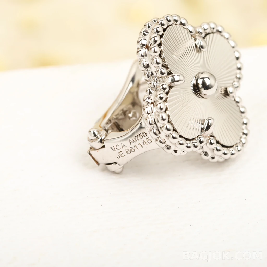 반클리프 아펠 Van Cleef & Arpels Vintage Alhambra 귀걸이 상세 이미지