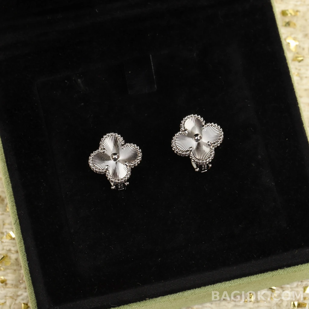 반클리프 아펠 Van Cleef & Arpels Vintage Alhambra 귀걸이 상세 이미지