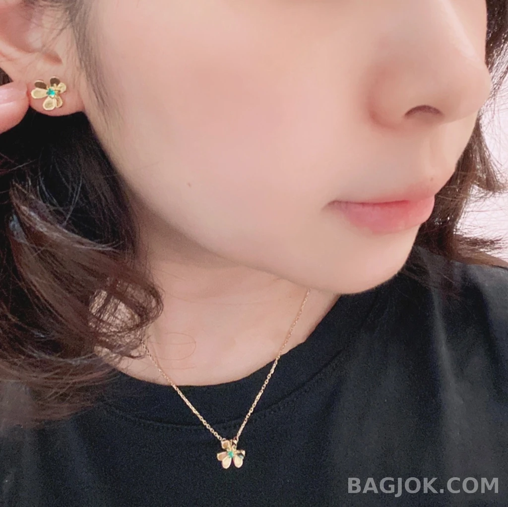 반클리프 아펠 Van Cleef & Arpels Frivole 미니 귀걸이 상세 이미지
