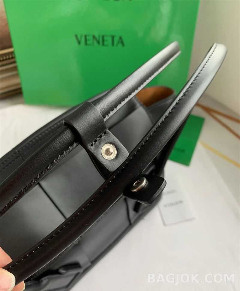 보테가베네타 Bottega Veneta 아르코백 33 ver.1 상세 이미지