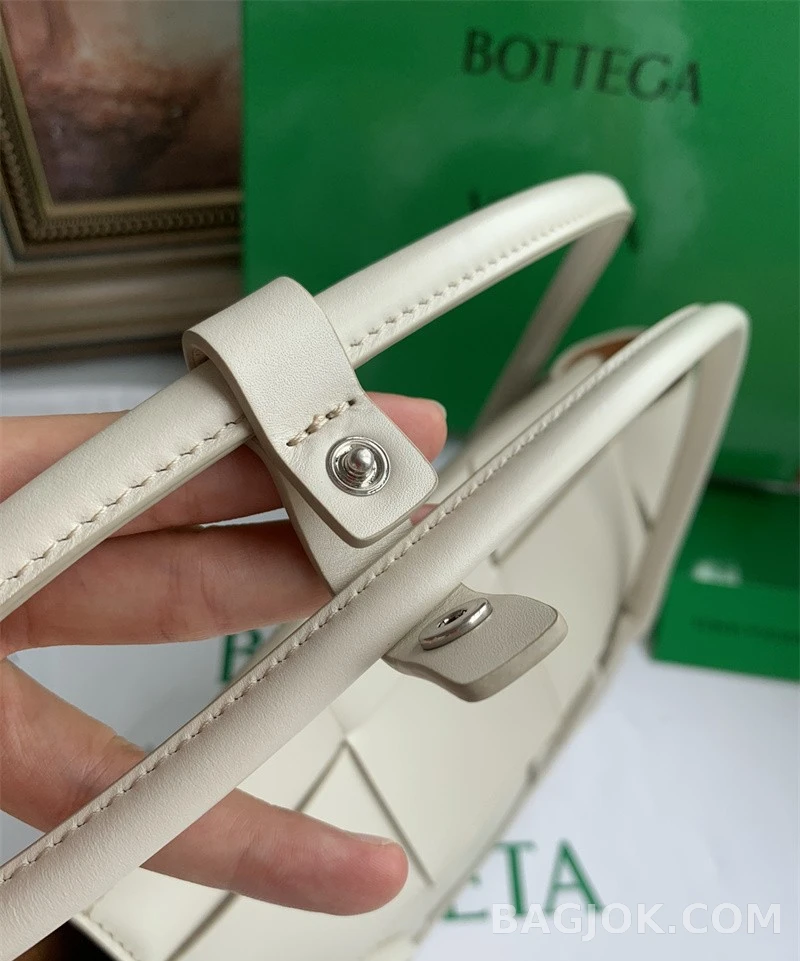 보테가베네타 Bottega Veneta 아르코백 33 ver.1 상세 이미지